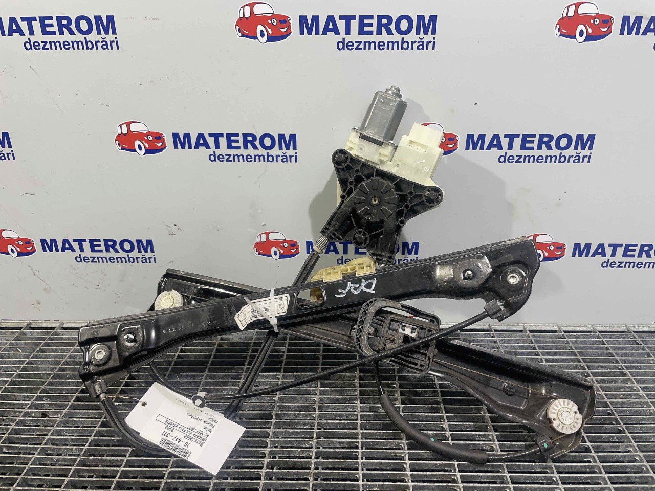 MACARA USA FATA DREAPTA SKODA RAPID - - 