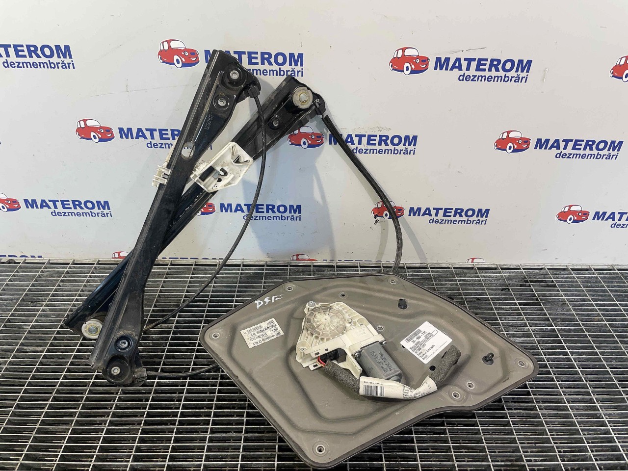 MACARA USA FATA DREAPTA SKODA SUPERB - -