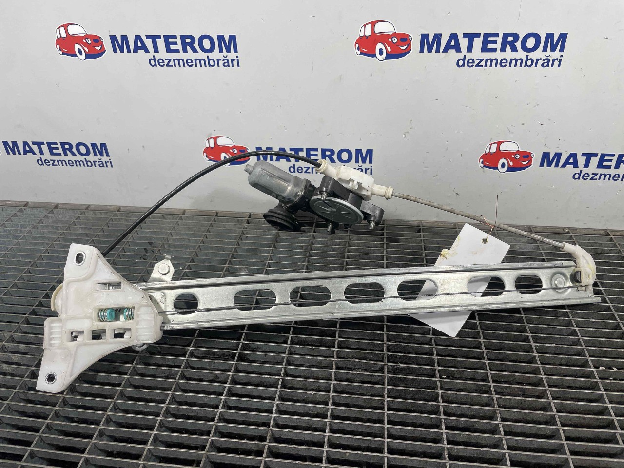 MACARA USA FATA DREAPTA SUZUKI SWIFT - - (2012 2016)