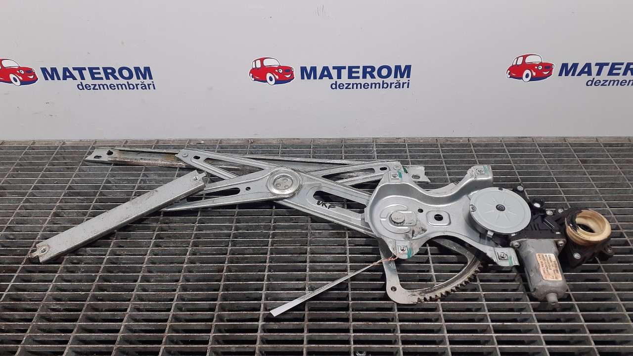 MACARA USA FATA DREAPTA TOYOTA AURIS - - (2012 2015)