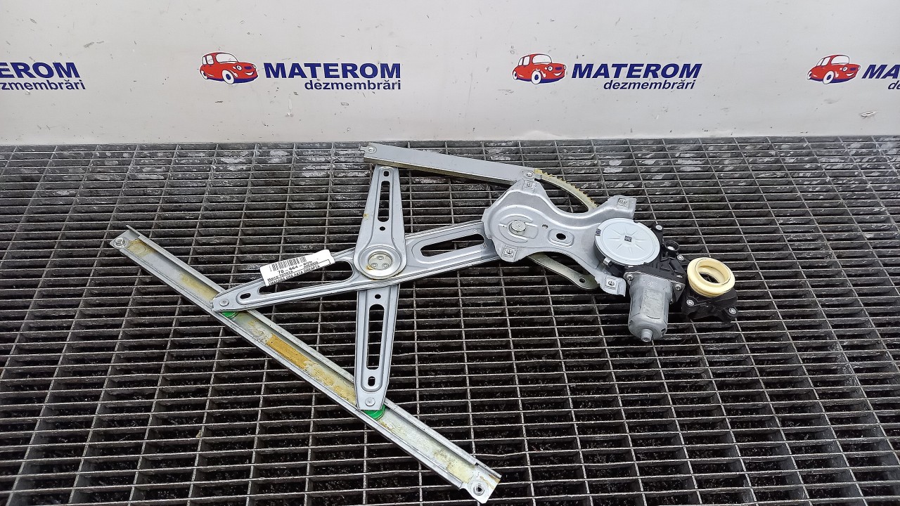 MACARA USA FATA DREAPTA TOYOTA AVENSIS AVENSIS - - (2008 2012)