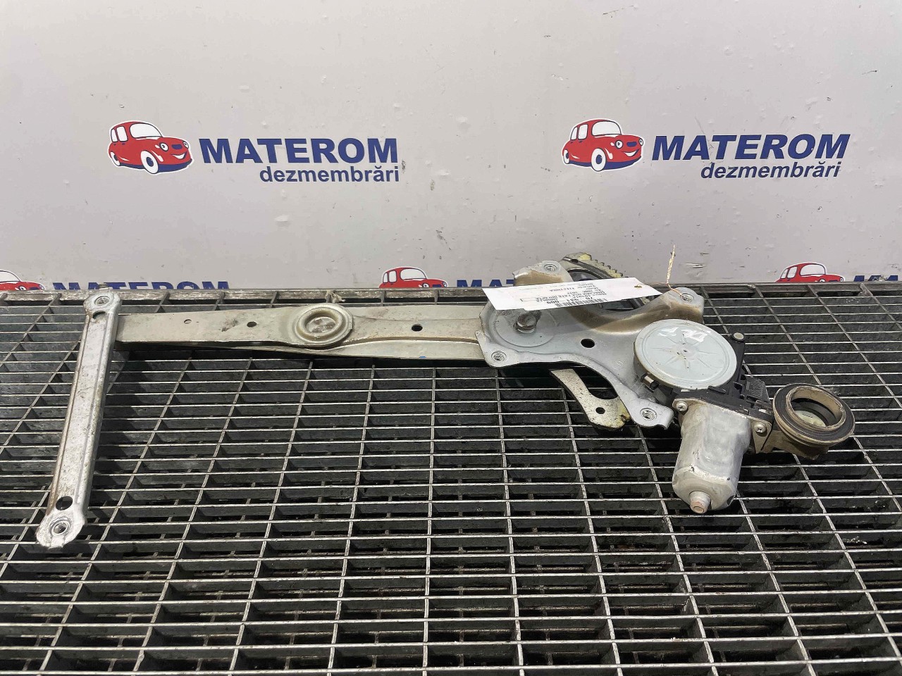 MACARA USA FATA DREAPTA TOYOTA COROLLA -