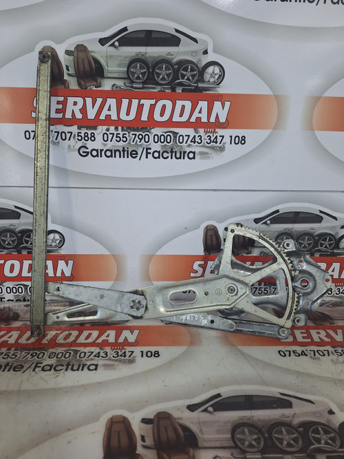 Macara usa fata dreapta Toyota Prius C (2012->) 1.8 Hybrid 2018