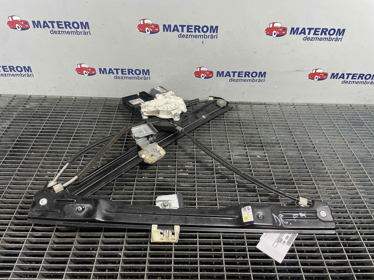 MACARA USA FATA DREAPTA VW CADDY - - (2015 2020)