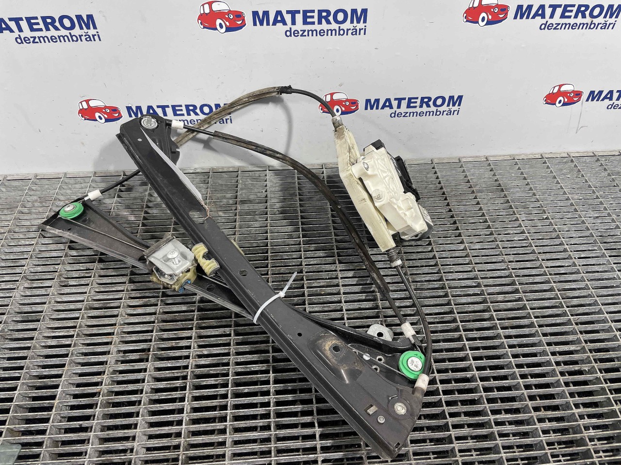 MACARA USA FATA DREAPTA VW GOLF V - - (2005 2009)