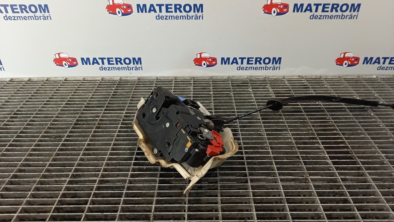 MACARA USA FATA DREAPTA VW GOLF VI - - (2008 2012)