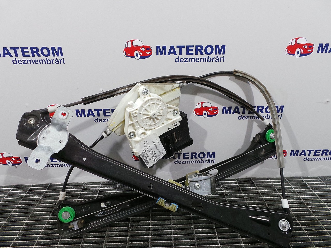 MACARA USA FATA DREAPTA VW JETTA III JETTA III - - (2005 2010)