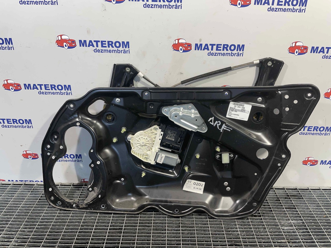 MACARA USA FATA DREAPTA VW PASSAT - - (2005 2010)