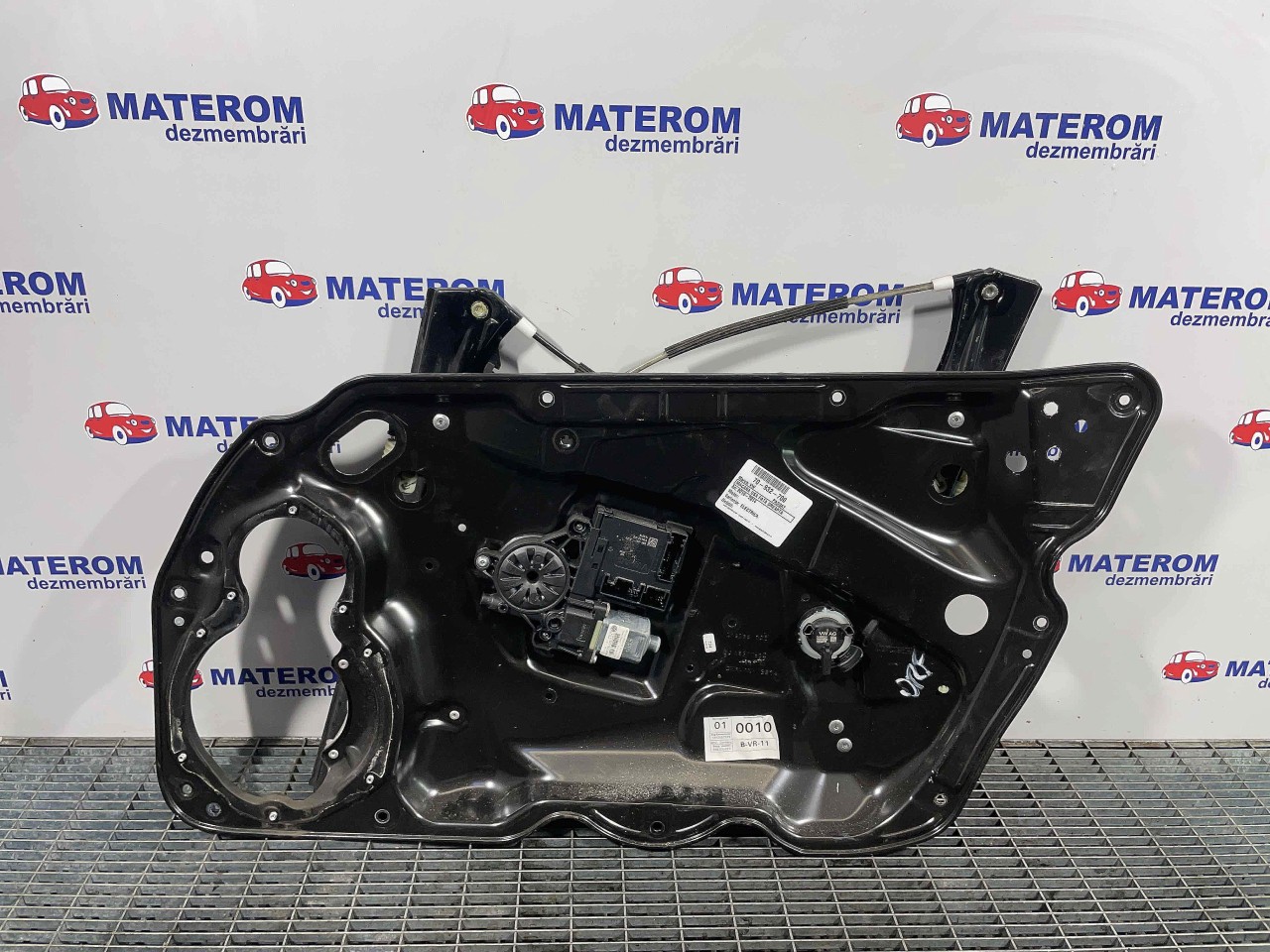 MACARA USA FATA DREAPTA VW PASSAT - - (2010 2014)