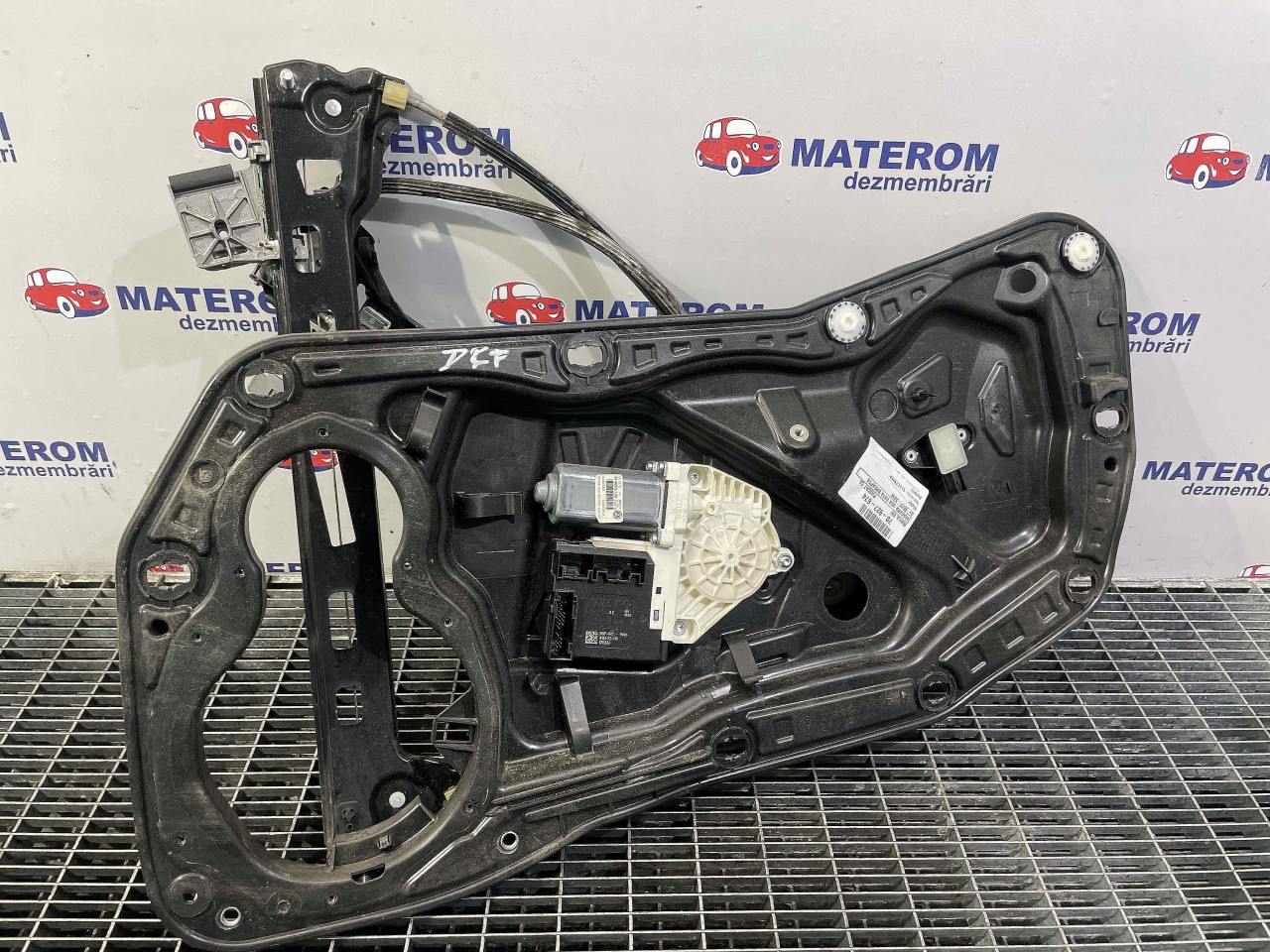 MACARA USA FATA DREAPTA VW PASSAT CC - - (2012 2016)