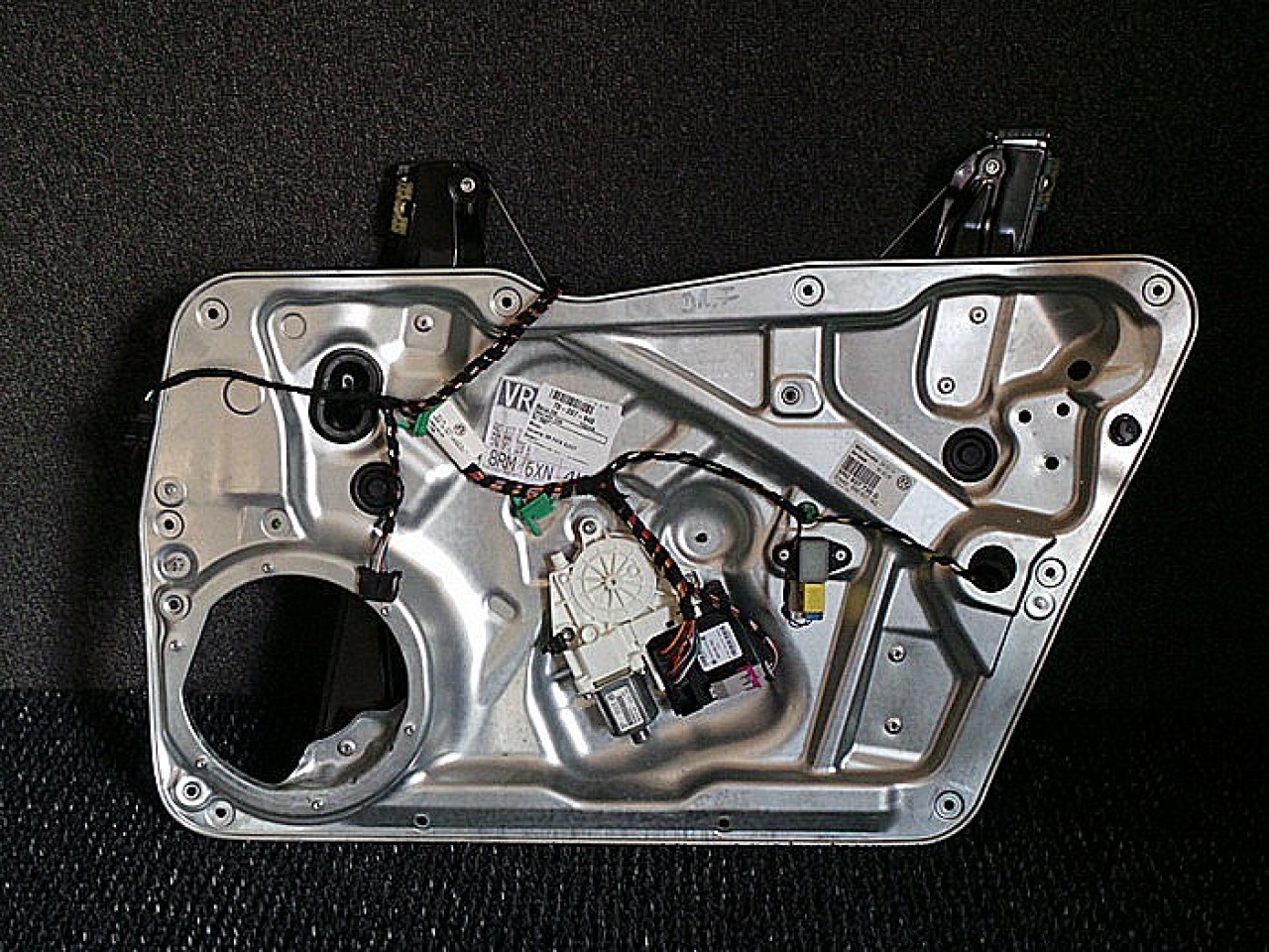 MACARA USA FATA DREAPTA VW TIGUAN - - (2007 2010)
