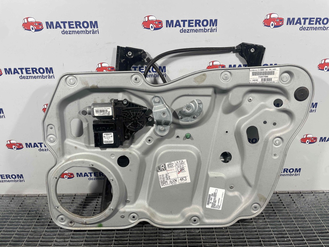 MACARA USA FATA DREAPTA VW TOURAN - - (2010 2015)