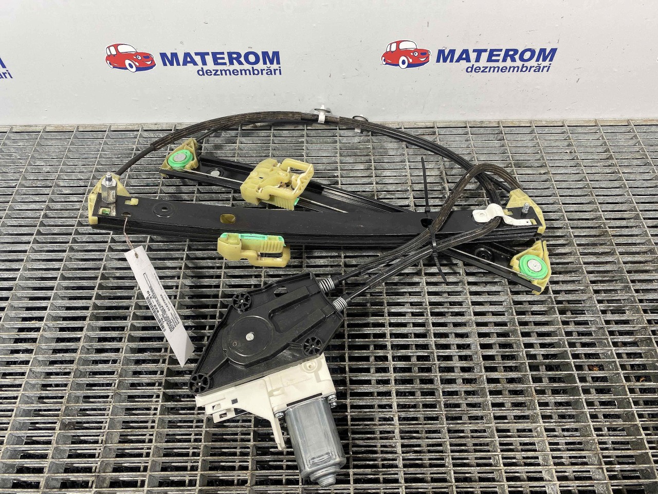 MACARA USA FATA STANGA AUDI A1 A1 - - (2010 2014)