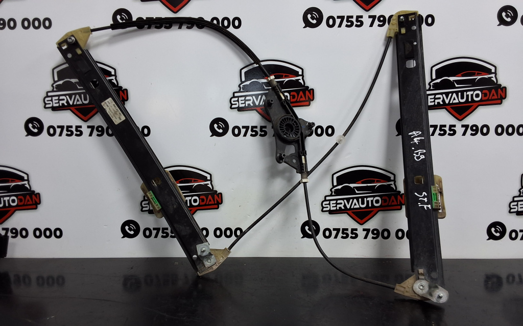 Macara usa fata stanga Audi A4 (2015-2019) [8W2, B9] 2.0 Motorina 2016, 8W0837461