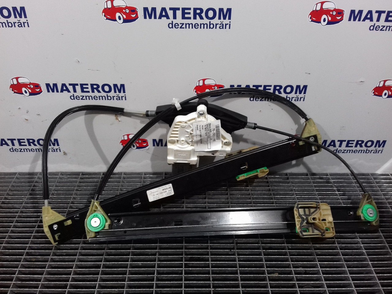 MACARA USA FATA STANGA AUDI A4 A4 - - (2012 2015)