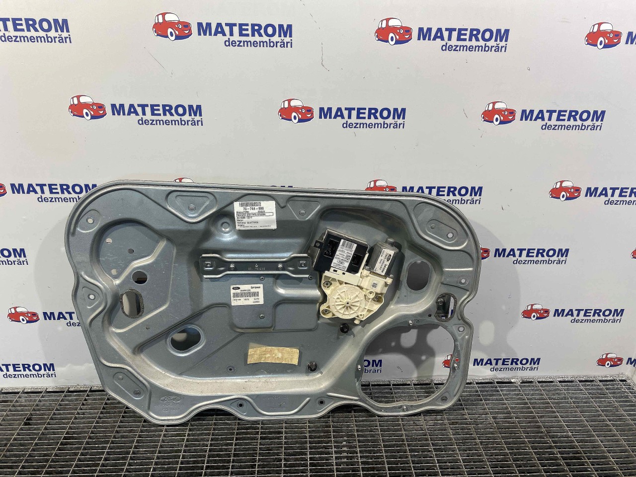 MACARA USA FATA STANGA FORD FOCUS - - (2008 2010)