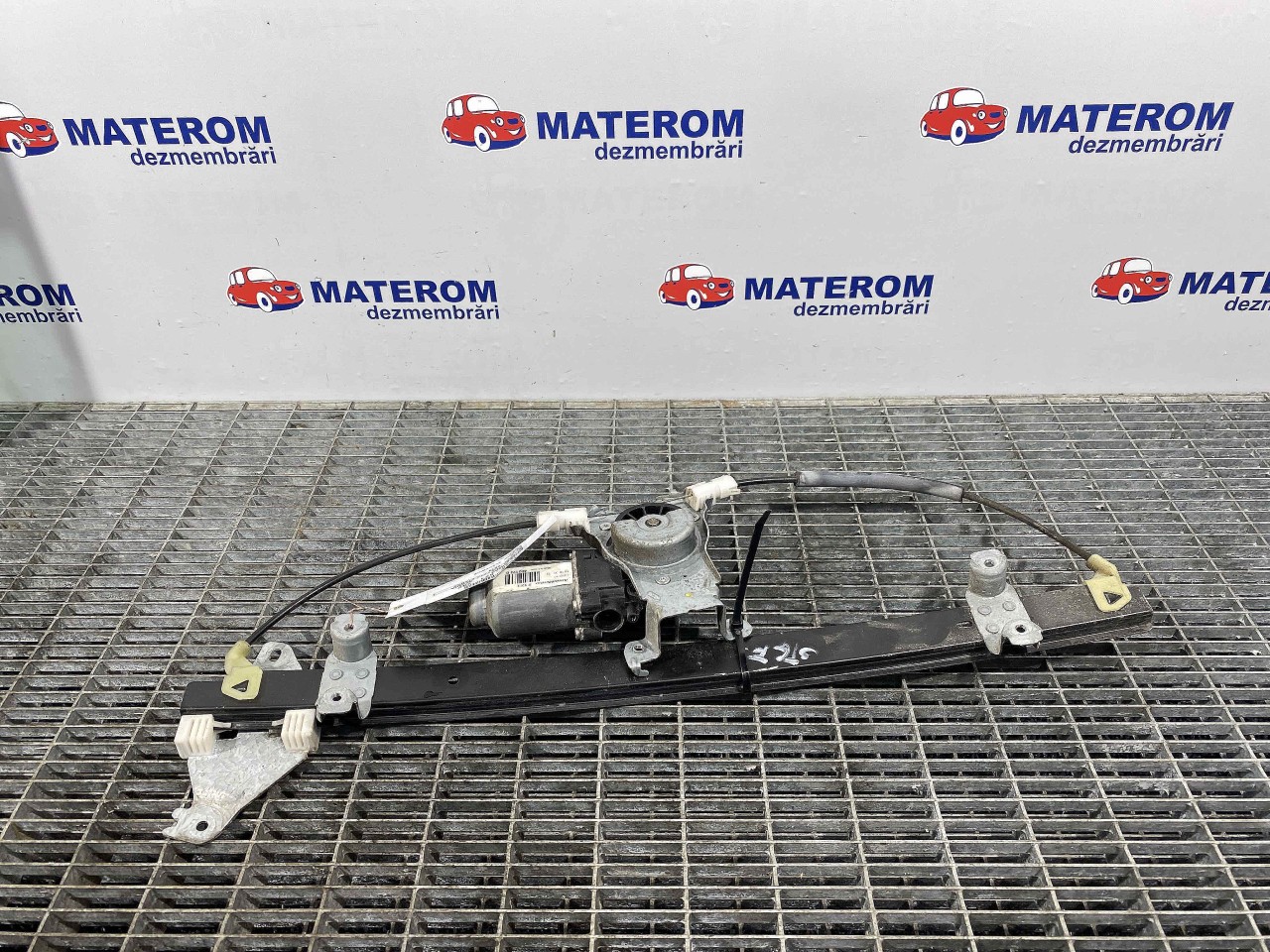 MACARA USA FATA STANGA NISSAN NAVARA - - (2010 2013)