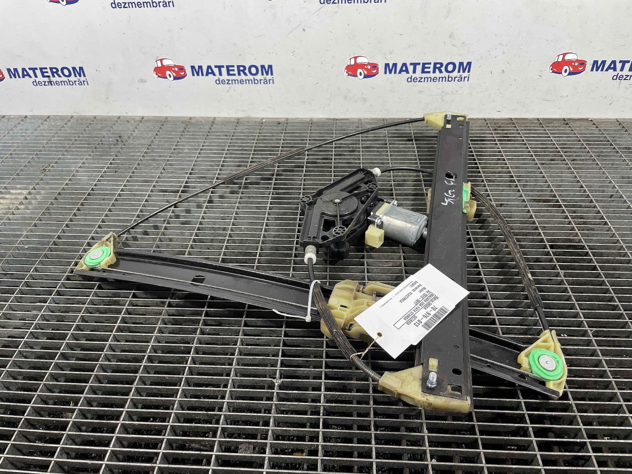 MACARA USA FATA STANGA SKODA OCTAVIA - -