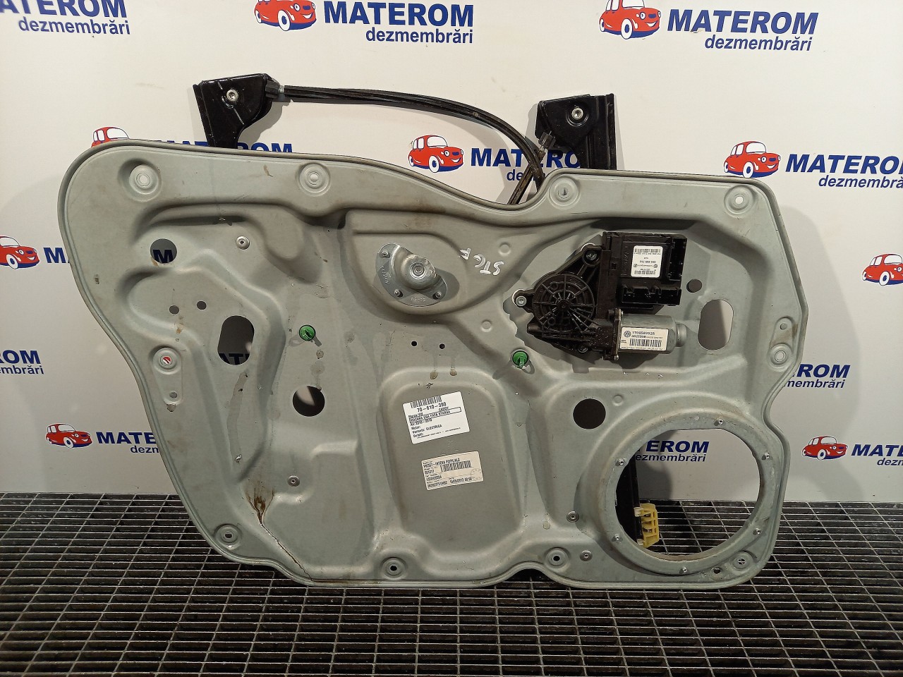 MACARA USA FATA STANGA VW CADDY CADDY - - (2010 2015)