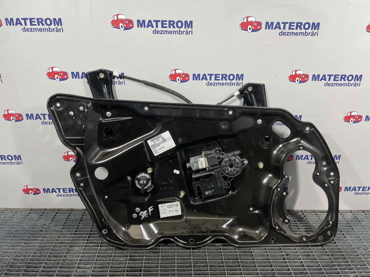 MACARA USA FATA STANGA VW PASSAT - - (2010 2014)