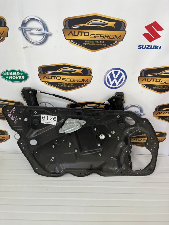 Macara usa fata VW Passat B6