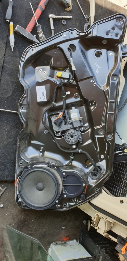Macara Usa Sofer Vw Passat B7 an 2012 Volan Stanga