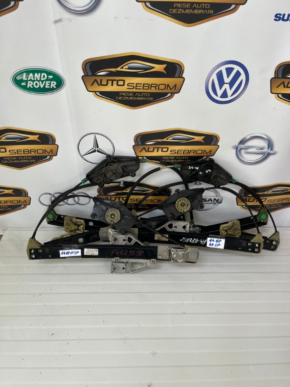 Macara usa spate Audi A4 B8