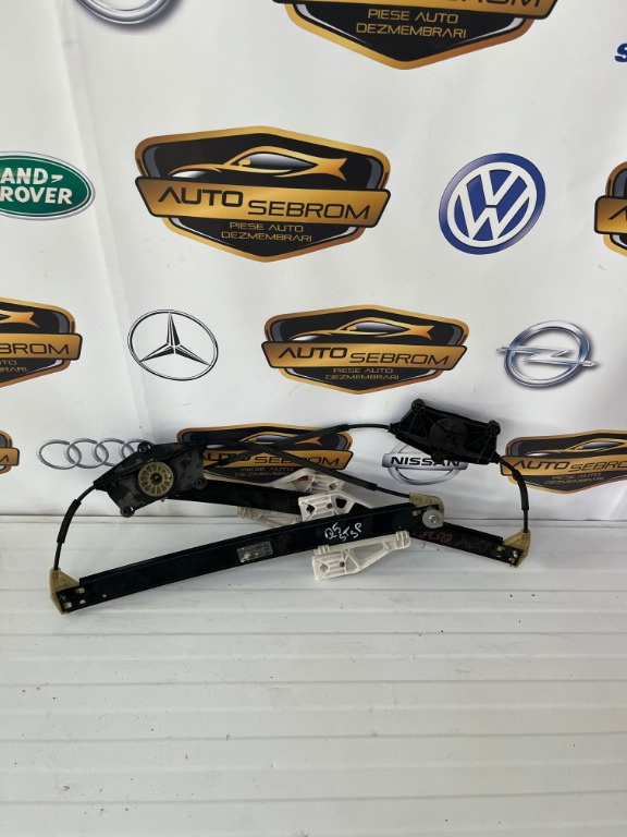 Macara usa spate Audi Q5 2009-2014