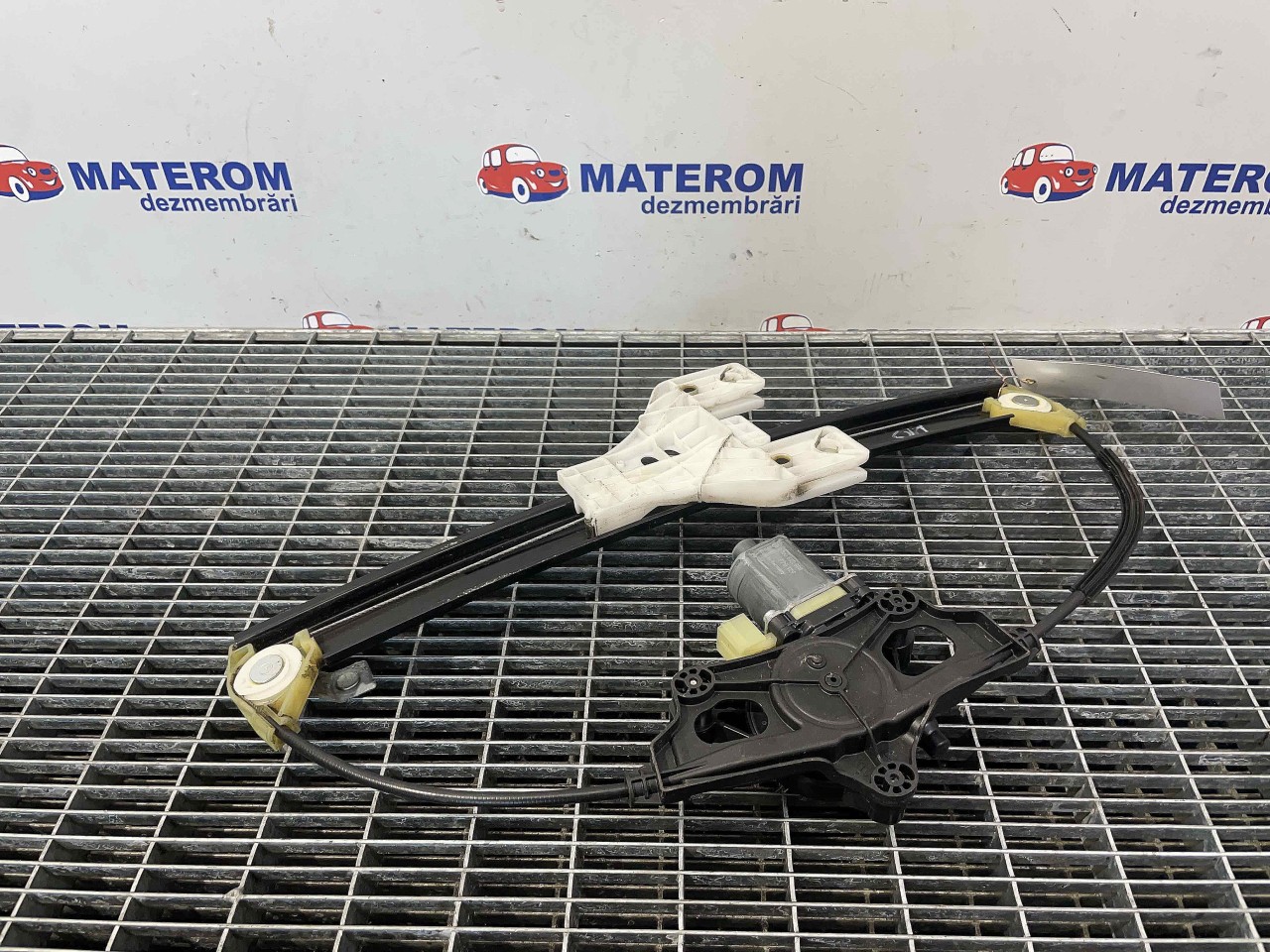 MACARA USA SPATE DREAPTA AUDI A4 A4 - - (2015 2018)