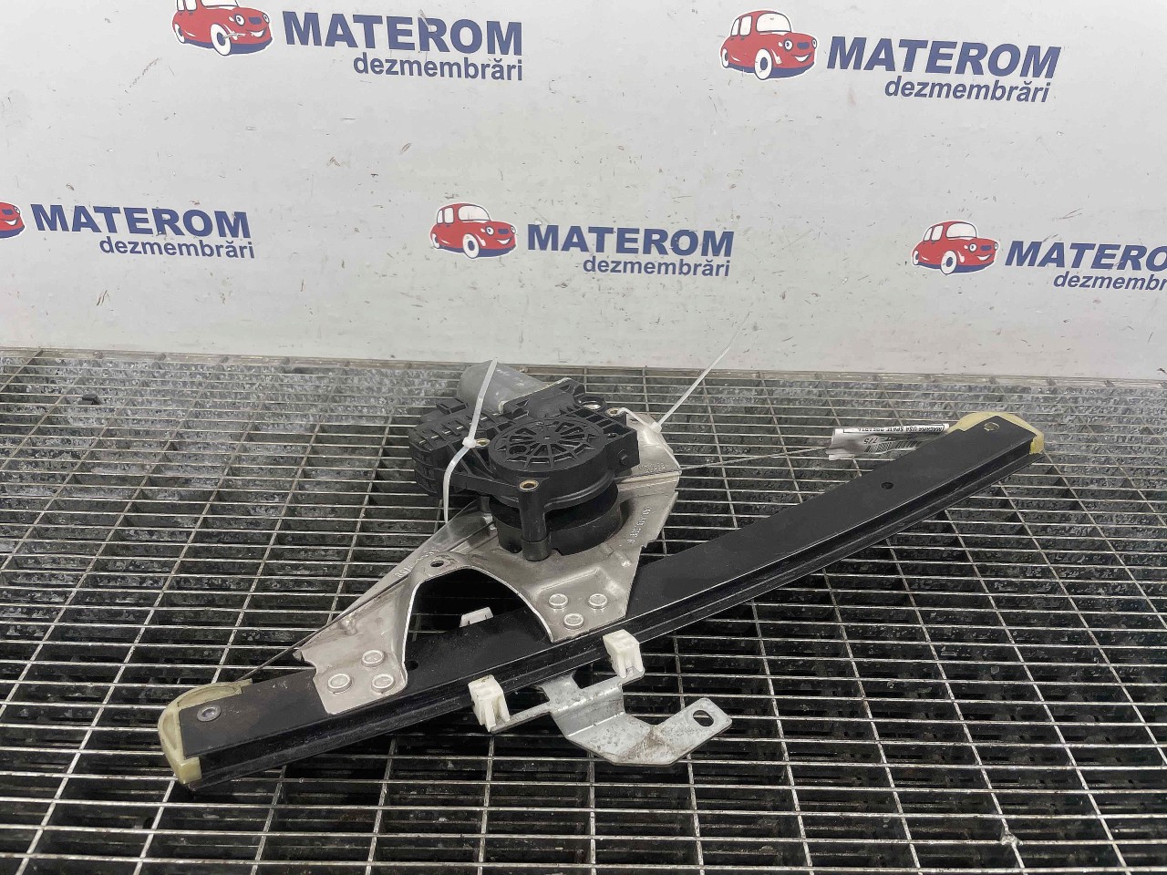 MACARA USA SPATE DREAPTA AUDI A6 - - (2001 2004)