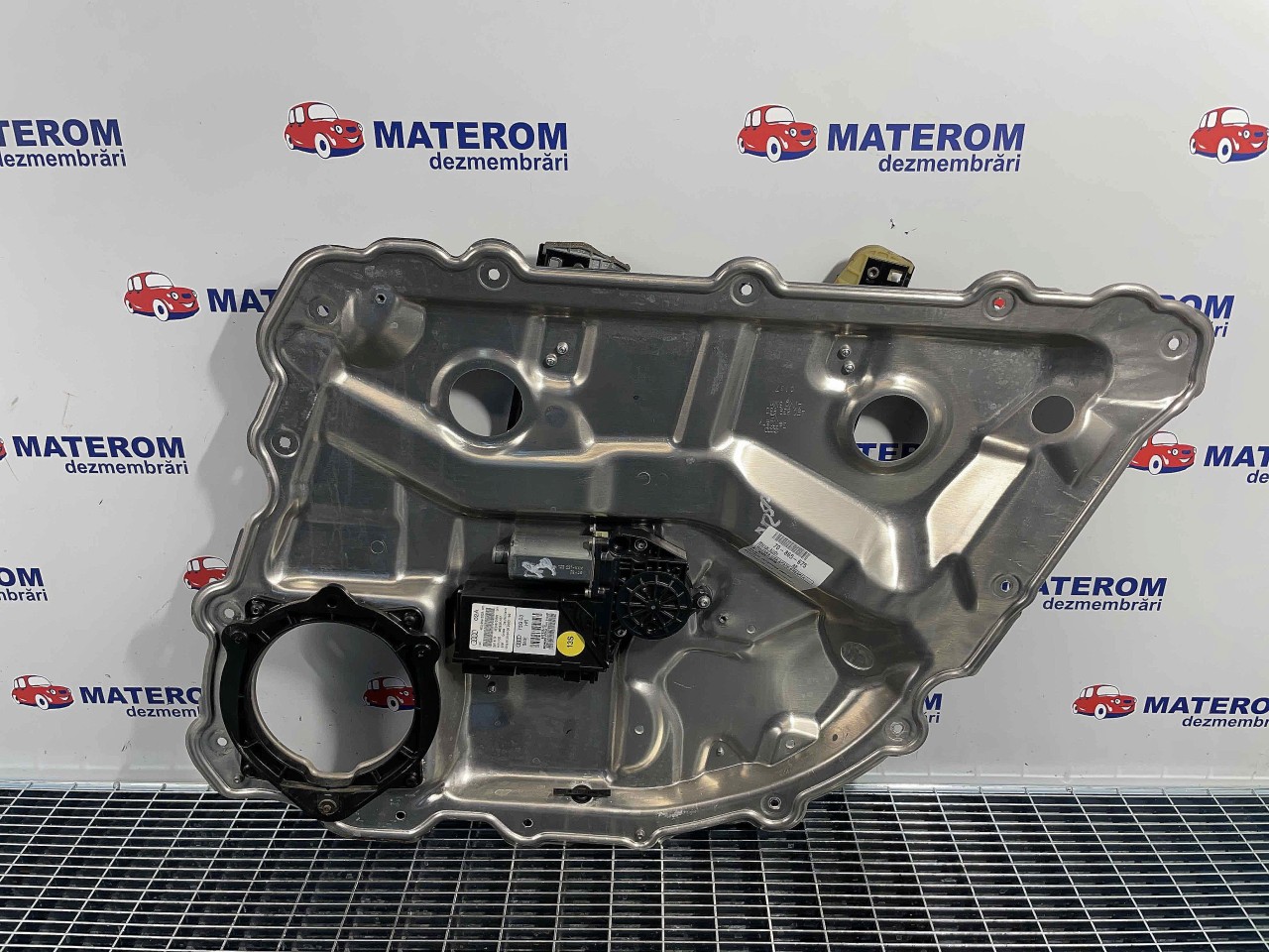 MACARA USA SPATE DREAPTA AUDI A8 - - (2002 2005)