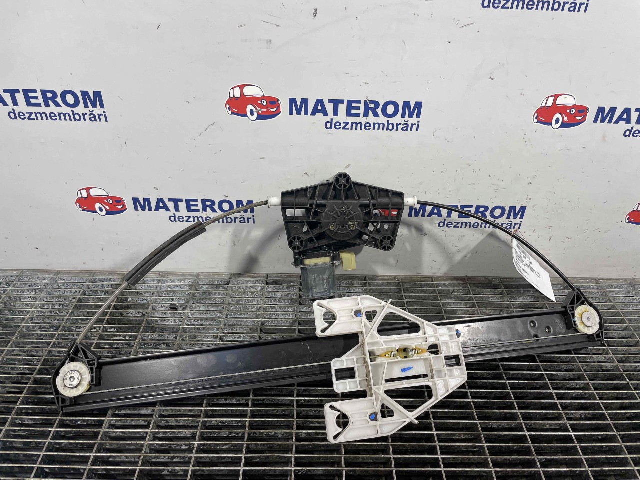 MACARA USA SPATE DREAPTA AUDI Q2 - - (20