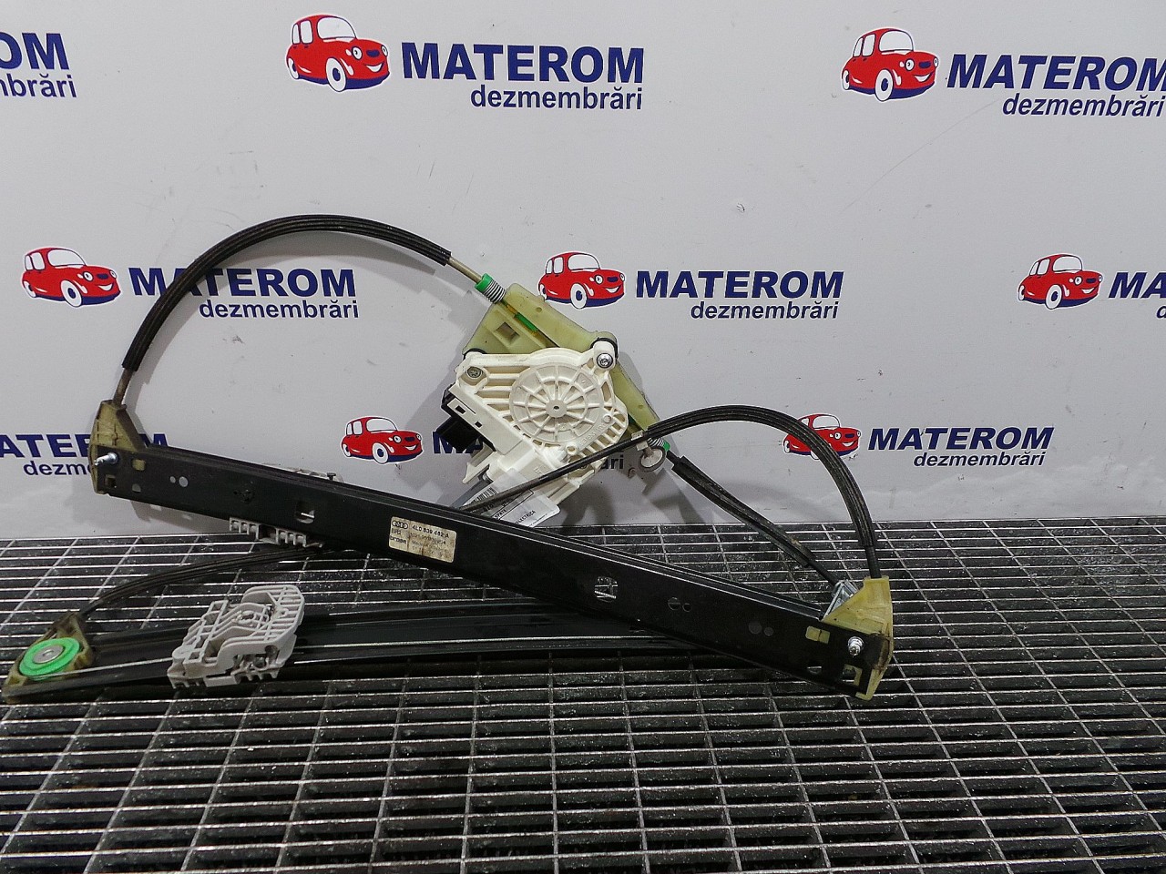 MACARA USA SPATE DREAPTA AUDI Q7 - - (2006 2010)