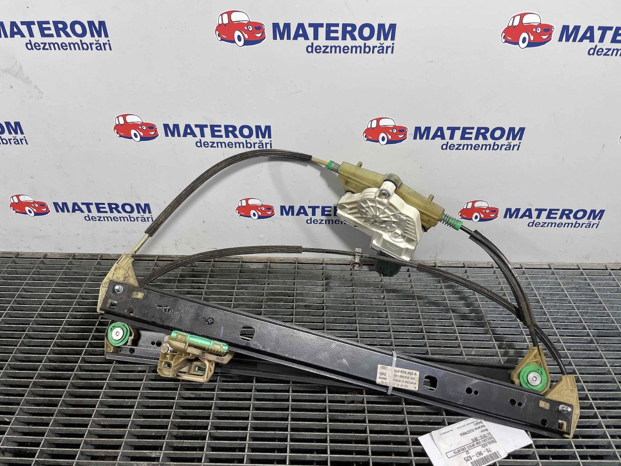 MACARA USA SPATE DREAPTA AUDI Q7 - - (20