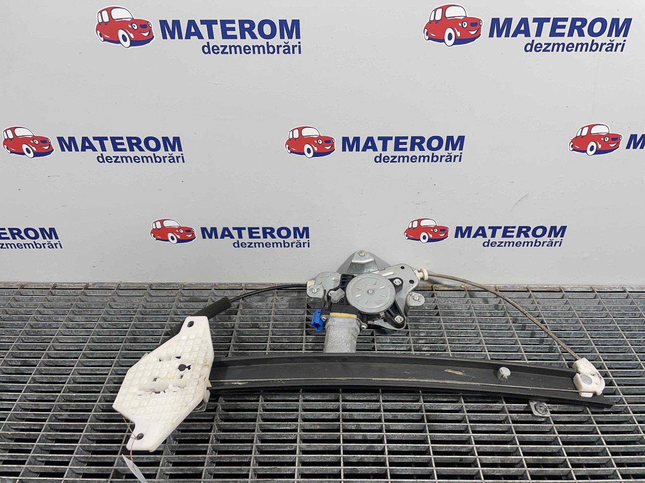 MACARA USA SPATE DREAPTA CHEVROLET CAPTIVA - - (2006 2010)