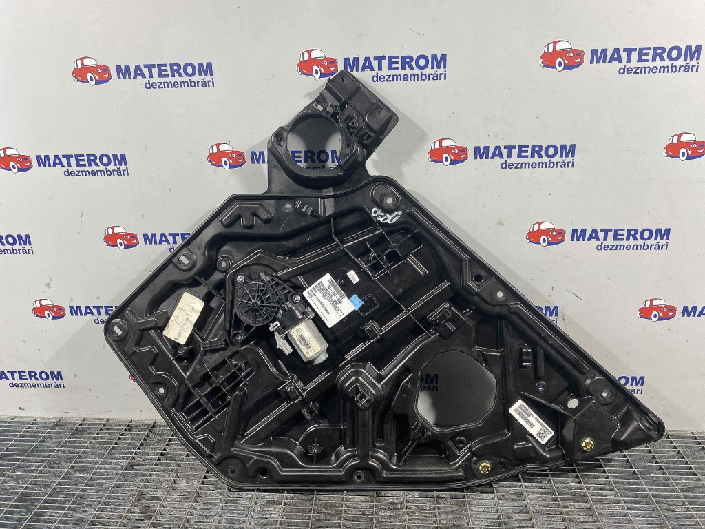 MACARA USA SPATE DREAPTA CHRYSLER 300C - - (2011 2014)