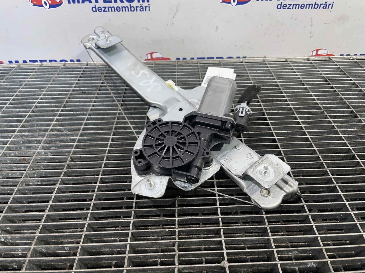MACARA USA SPATE DREAPTA DACIA DUSTER - 