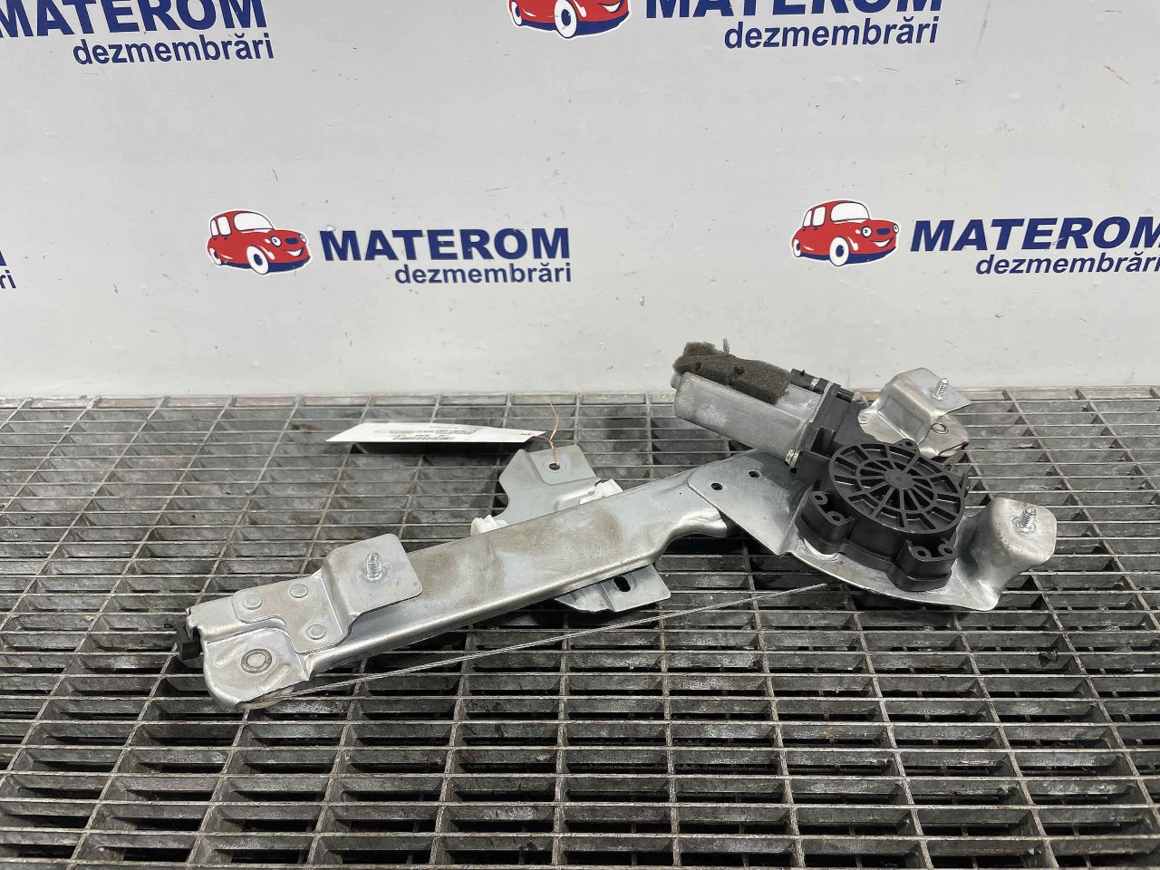 MACARA USA SPATE DREAPTA DACIA DUSTER DUSTER - - (2013 2017)