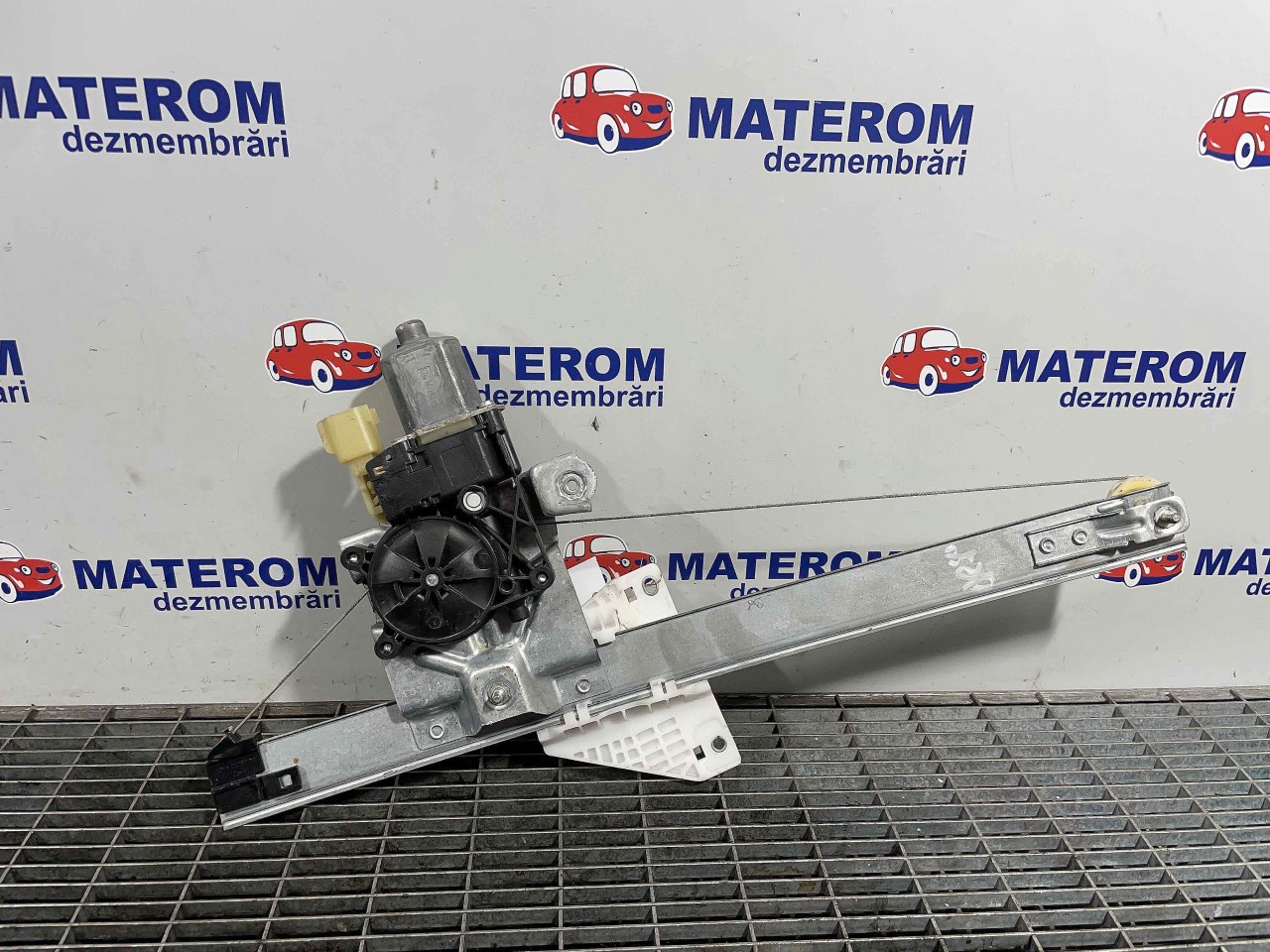 MACARA USA SPATE DREAPTA FORD KUGA - - (2012 2019)