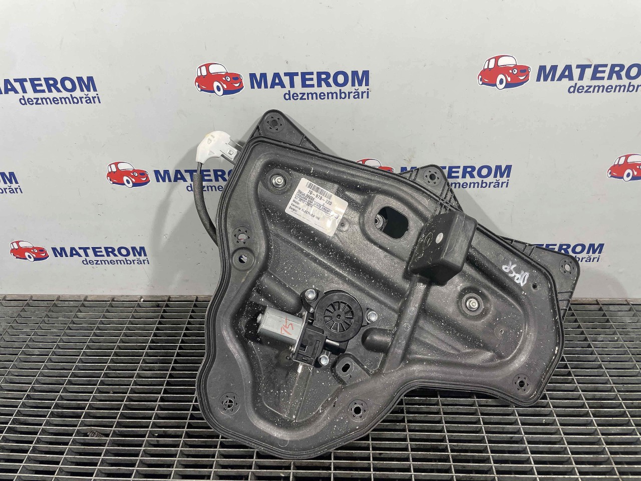 MACARA USA SPATE DREAPTA MAZDA 3 - - (20