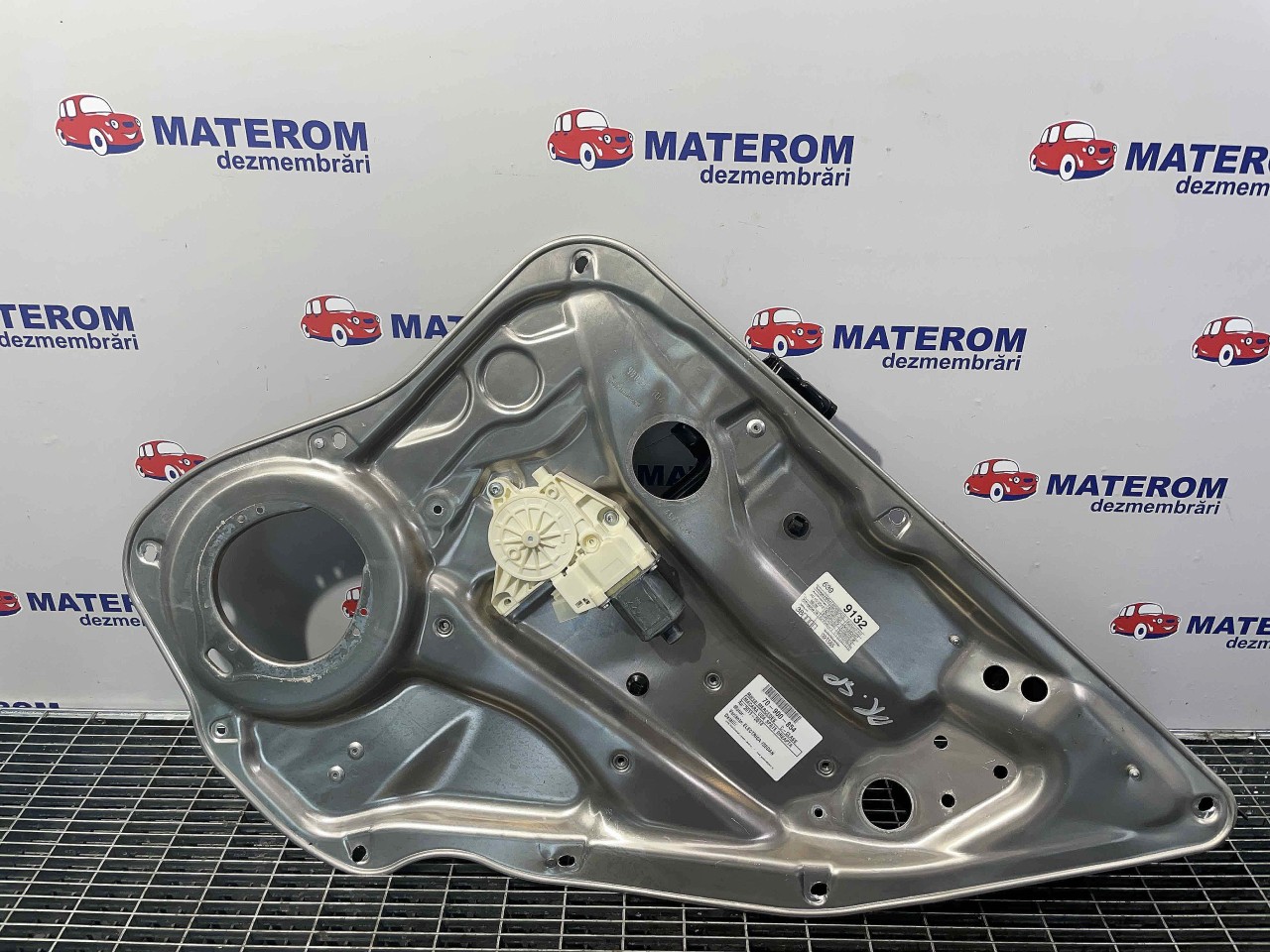 MACARA USA SPATE DREAPTA MERCEDES C-CLASS C-CLASS - - (2011 2014)