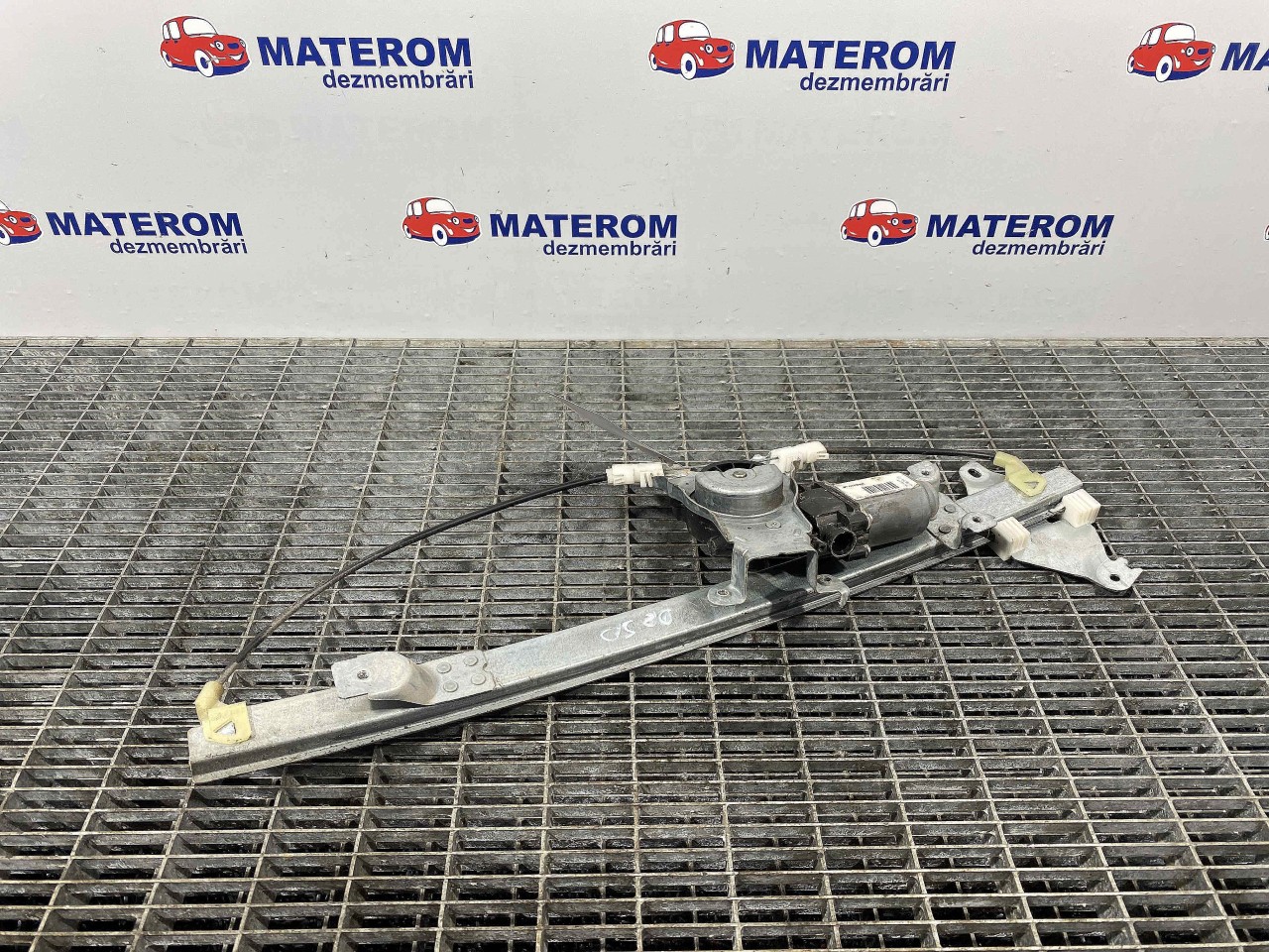 MACARA USA SPATE DREAPTA NISSAN NAVARA -