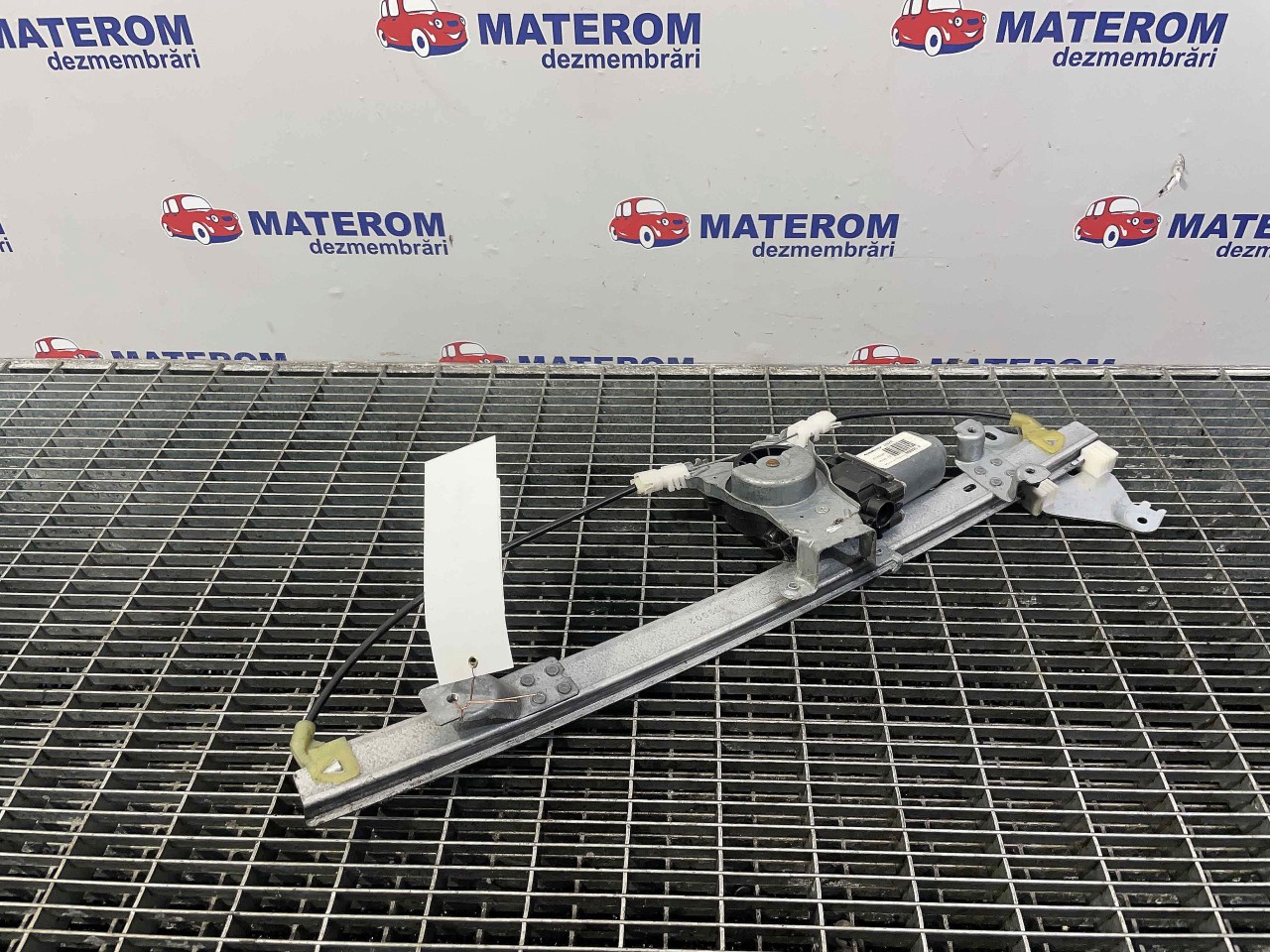 MACARA USA SPATE DREAPTA NISSAN PATHFINDER PATHFINDER - - (2005 2010)