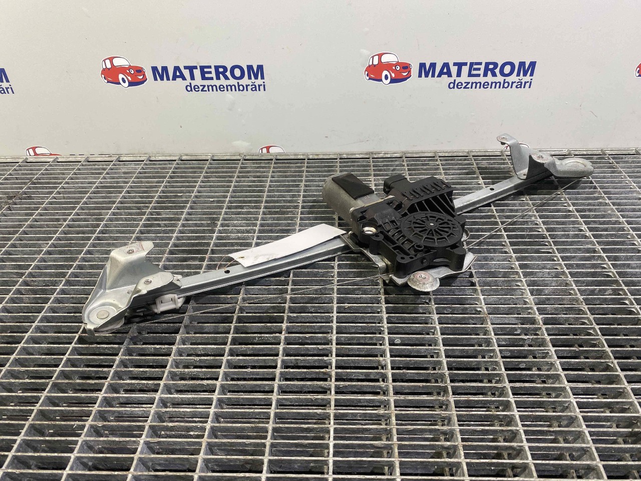 MACARA USA SPATE DREAPTA OPEL ZAFIRA B ZAFIRA B - - (2008 2011)