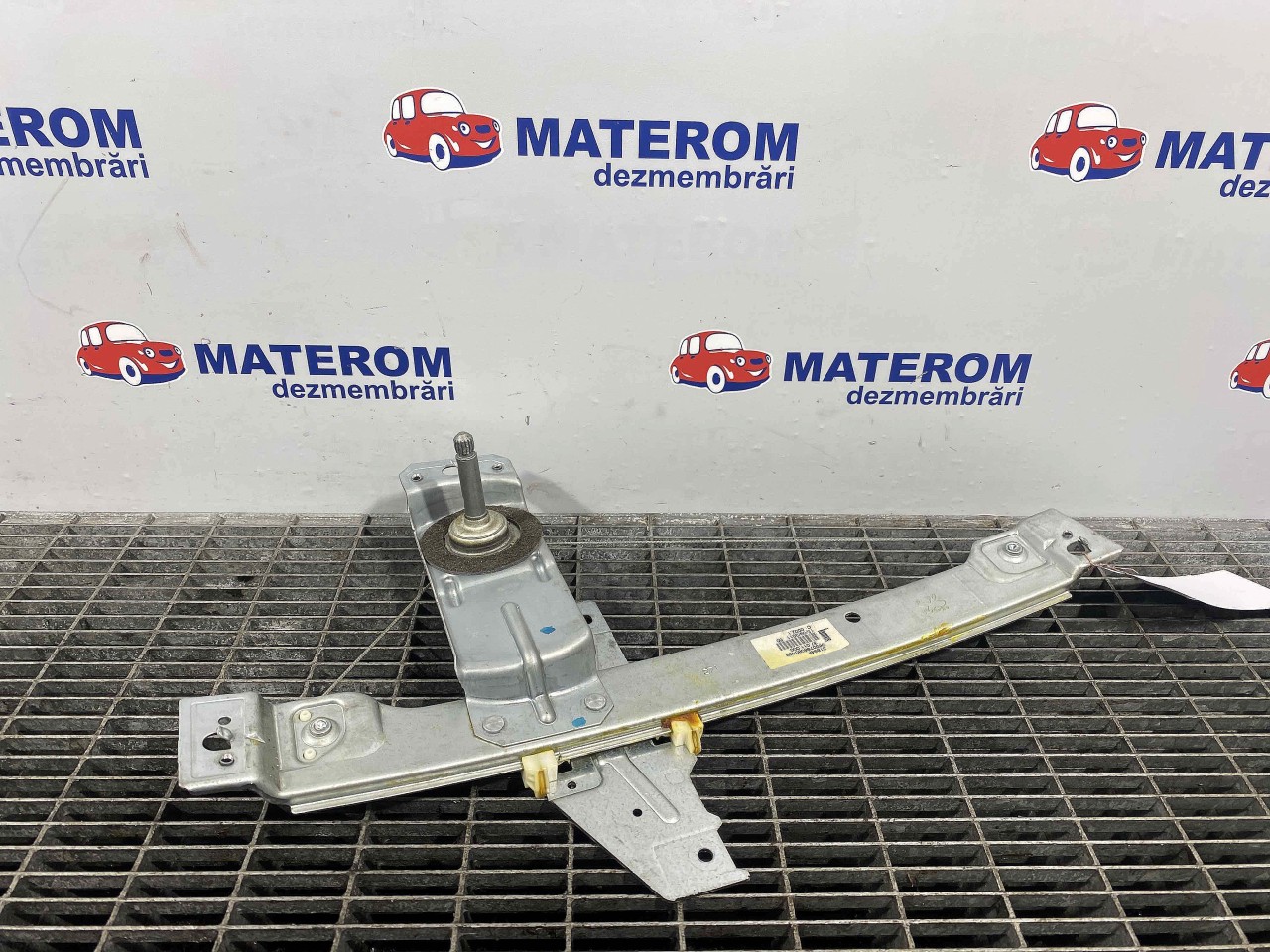 MACARA USA SPATE DREAPTA PEUGEOT 207 - - (2009 2014)