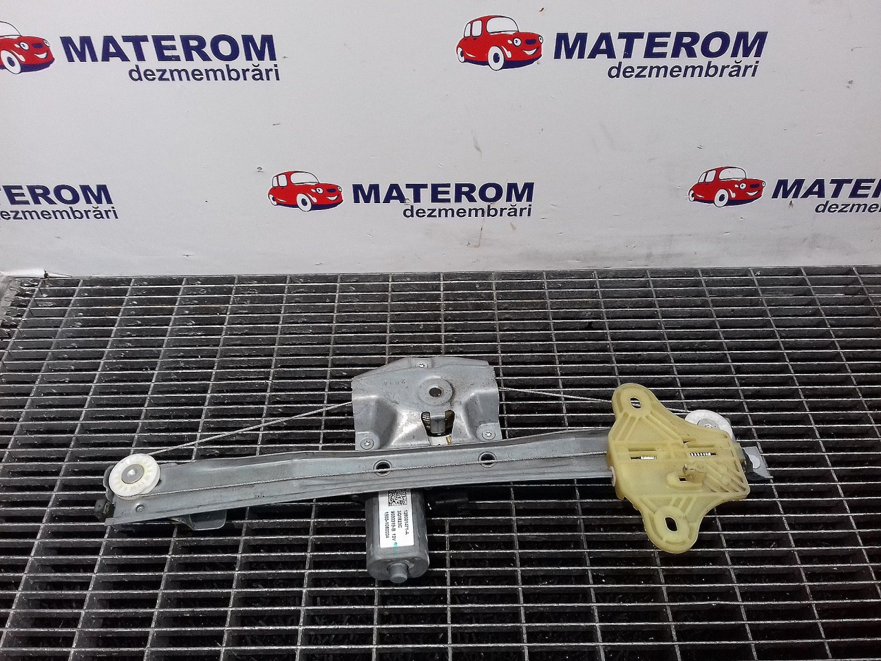 MACARA USA SPATE DREAPTA RENAULT CAPTUR CAPTUR - - (2013 2016)