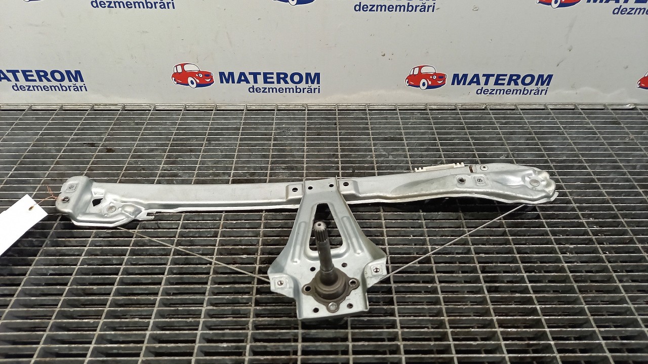 MACARA USA SPATE DREAPTA RENAULT CLIO CLIO - - (2005 2009)