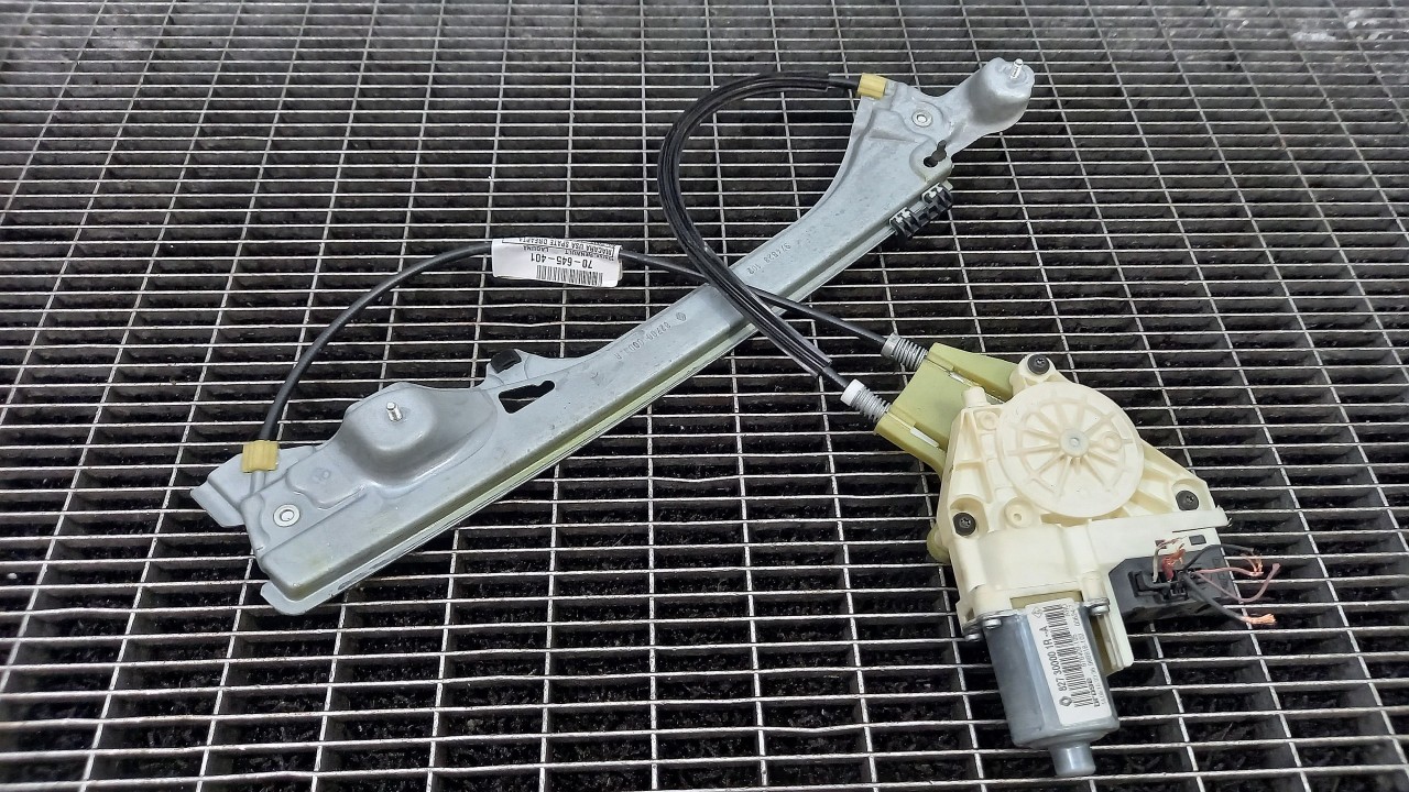 MACARA USA SPATE DREAPTA RENAULT LAGUNA - - (2007 2010)