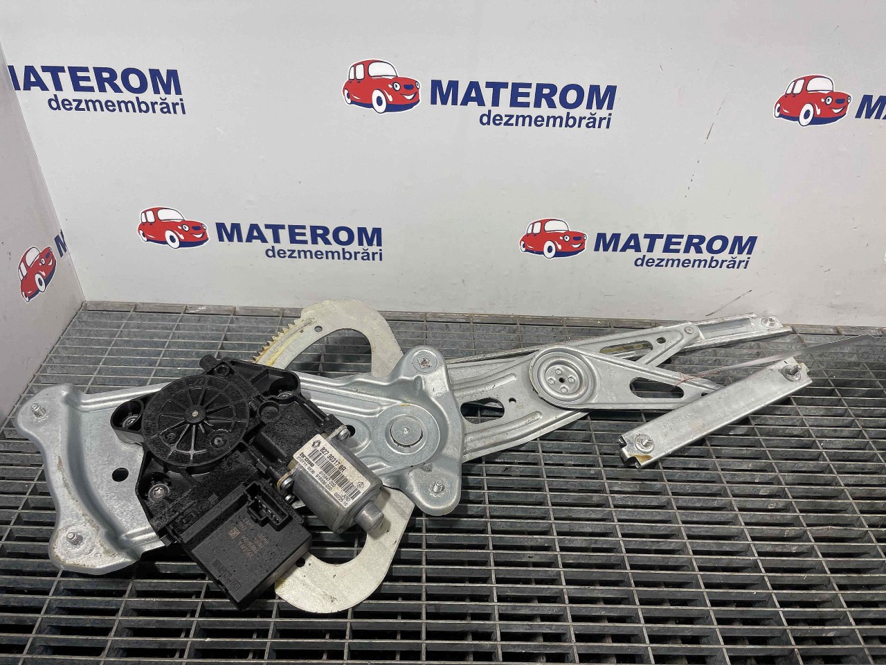 MACARA USA SPATE DREAPTA RENAULT SCENIC - - (2009 2013)
