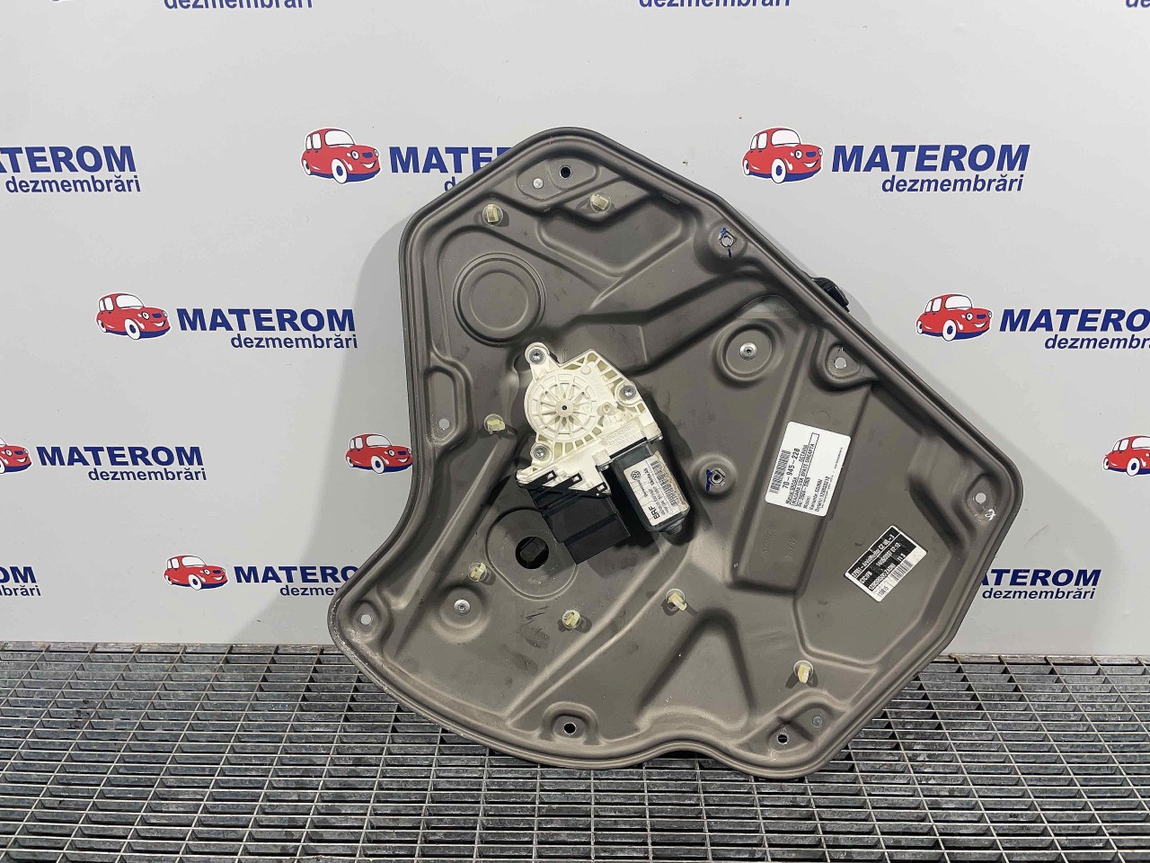 MACARA USA SPATE DREAPTA SKODA OCTAVIA -